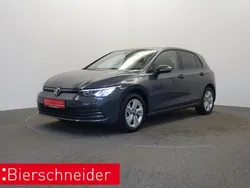 Grau Gebraucht 2024 VW Golf VIII Life Limousine | 23.950 € (Guter Preis)