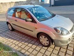 Grau Gebraucht 2006 Ford Fiesta Ghia Kleinwagen | 1.650 € (Fairer Preis)