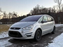 Grau Gebraucht 2011 Ford S-MAX S Van / Kleinbus | 7.600 € (Teuer)