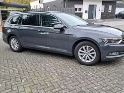Grau Gebraucht 2016 VW Passat Kombi | 13.600 € (Fairer Preis)
