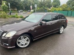 Braun Gebraucht 2010 Mercedes E350 Kombi | 6.000 € (Teuer)