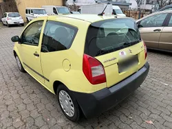 Gelb Gebraucht 2007 Citroën C2 Kleinwagen | 1.990 €