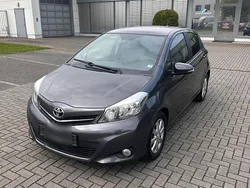Grau Gebraucht 2013 Toyota Yaris Cool Kleinwagen | 6.200 € (Fairer Preis)