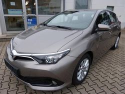 Braun Gebraucht 2015 Toyota Auris Multidrive S Limousine | 11.490 € (Fairer Preis)