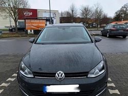 Grau Gebraucht 2016 VW Golf VII Kleinwagen | 12.000 € (Fairer Preis)