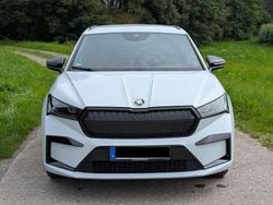Weiß Gebraucht 2023 Skoda Enyaq iV SportLine SUV | 33.850 € (Fairer Preis)