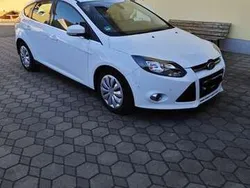 Weiß Gebraucht 2011 Ford Focus Titanium Kleinwagen | 7.000 € (Fairer Preis)