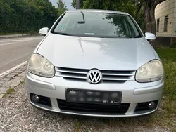 Silber Gebraucht 2005 VW Golf V Limousine | 1.750 € (Guter Preis)
