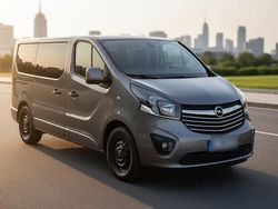 Grau Gebraucht 2015 Opel Vivaro Van | 15.950 €