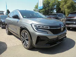 Grau Gebraucht 2024 Renault Espace Iconic Van / Kleinbus | 38.990 € (Teuer)