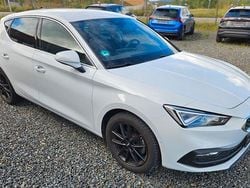 Weiß Gebraucht 2021 Seat Leon XCELLENCE Limousine | 17.790 € (Guter Preis)