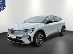 Grau Gebraucht 2025 Renault Mégane Iconic Limousine | 39.000 € (Guter Preis)