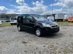 Schwarz Gebraucht 2016 Peugeot Partner Tepee Active Van / Kleinbus | 5.900 € (Fairer Preis)