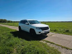 Weiß Gebraucht 2012 Jeep Grand Cherokee SUV | 11.499 € (Etwas zu teuer)