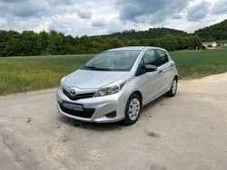 Schwarz Gebraucht 2012 Toyota Yaris Life Limousine | 4.499 € (Guter Preis)