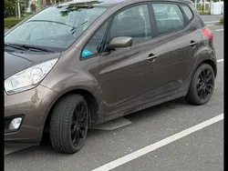 Braun Gebraucht 2012 Kia Venga 2 Kleinwagen | 5.600 € (Guter Preis)