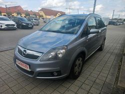 Grau Gebraucht 2006 Opel Zafira Edition Van / Kleinbus | 1.899 € (Guter Preis)