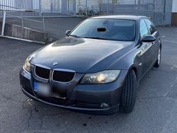 Grau Gebraucht 2007 BMW 320 Limousine | 2.700 € (Guter Preis)