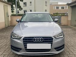 Silber Gebraucht 2016 Audi A3 Sportback Kleinwagen | 11.500 €