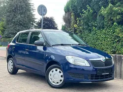 Blau Gebraucht 2011 Skoda Fabia Limousine | 3.990 € (Fairer Preis)