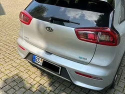 Silber Gebraucht 2017 Kia Niro Spirit SUV | 17.500 € (Fairer Preis)