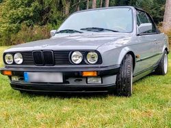 Grau Gebraucht 1988 BMW 320 Cabriolet Cabrio | 16.499 €
