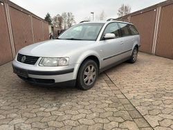 Silber Gebraucht 2000 VW Passat Comfortline Limousine | 2.650 € (Etwas zu teuer)