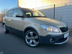 Safari beige metallic Gebraucht 2010 Skoda Fabia Kleinwagen | 5.990 € (Fairer Preis)