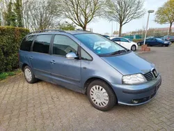 Grau Gebraucht 2010 Seat Alhambra Reference Van / Kleinbus | 5.500 € (Teuer)