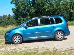 Blau Gebraucht 2014 VW Touran Cup Van / Kleinbus | 5.200 € (Guter Preis)