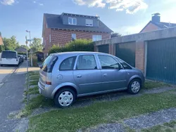 Grau Gebraucht 2008 Opel Meriva Van / Kleinbus | 2.500 € (Fairer Preis)