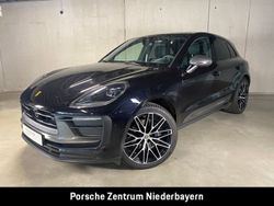 Tiefschwarzmetallic Gebraucht 2024 Porsche Macan SUV | 80.490 €
