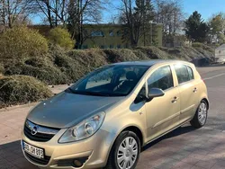 Gold Gebraucht 2006 Opel Corsa Kleinwagen | 4.300 € (Etwas zu teuer)