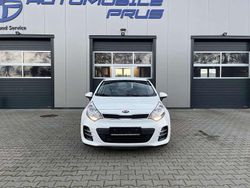 (ud) clear white Gebraucht 2016 Kia Rio DREAM-TEAM Edition Limousine | 10.999 € (Etwas zu teuer)