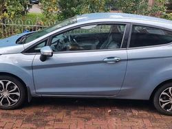 Blau Gebraucht 2010 Ford Fiesta Kleinwagen | 3.333 € (Fairer Preis)