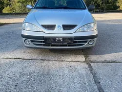 Silber Gebraucht 2002 Renault Mégane II Limousine | 1.690 € (Etwas zu teuer)
