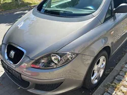 Grau Gebraucht 2008 Seat Altea Stylance Van / Kleinbus | 2.990 € (Teuer)