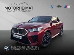 Fire red metallic Gebraucht 2025 BMW iX2 M Sport SUV | 47.590 € (Fairer Preis)