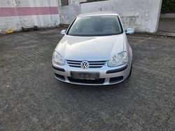 Silber Gebraucht 2005 VW Golf V Limousine | 4.300 € (Etwas zu teuer)