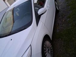 Weiß Gebraucht 2016 Ford Focus Kombi | 6.490 € (Fairer Preis)