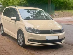 Gelb Gebraucht 2018 VW Touran Van / Kleinbus | 5.500 € (Fairer Preis)