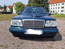 Grün Gebraucht 1994 Mercedes 220 Kombi | 5.200 €