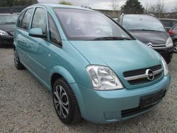 Grün Gebraucht 2005 Opel Meriva Van / Kleinbus | 2.790 € (Fairer Preis)
