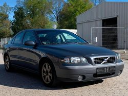Grau Gebraucht 2002 Volvo S60 Limousine | 1.990 € (Guter Preis)