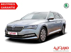 Grau Gebraucht 2021 Skoda Superb Premium Edition Kombi | 26.490 € (Fairer Preis)