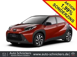 Chili red Neu 2024 Toyota Aygo Team Kleinwagen | 16.190 €