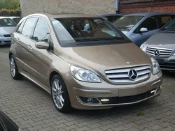 Beige Gebraucht 2005 Mercedes B200 Van / Kleinbus | 5.990 € (Fairer Preis)