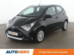 Schwarz Gebraucht 2021 Toyota Aygo X-play Kleinwagen | 12.290 € (Etwas zu teuer)