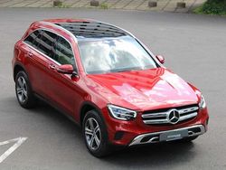 Hyazinthrot metallic Gebraucht 2021 Mercedes GLC300 SUV | 34.490 €