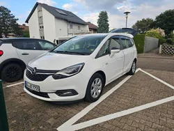 Weiß Gebraucht 2018 Opel Zafira Tourer Van / Kleinbus | 9.500 € (Guter Preis)